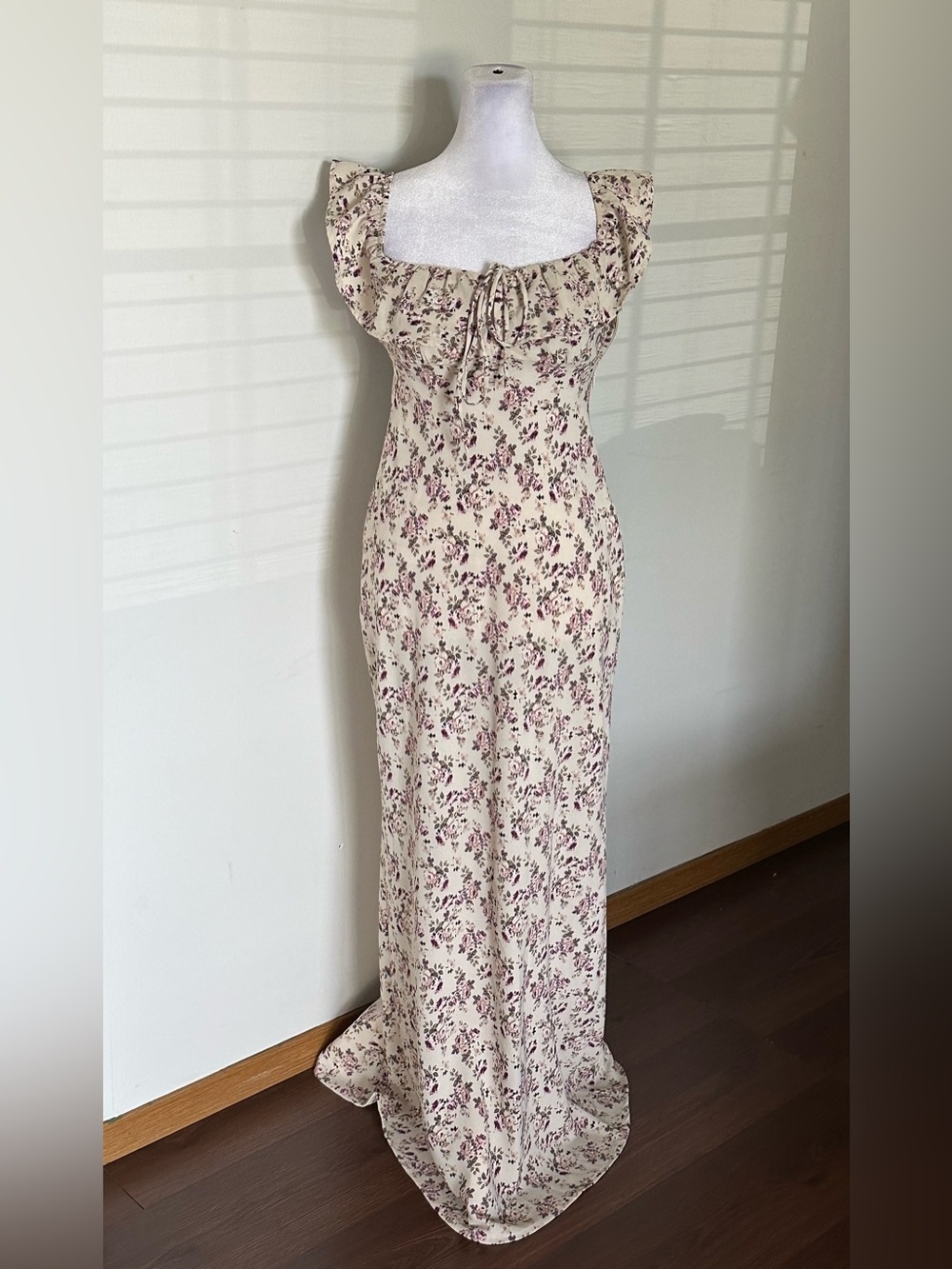 Elegant Floral Tie-Front Maxi Dress- Women’s Stylish Essential Must Haves - Picture 2 of 4